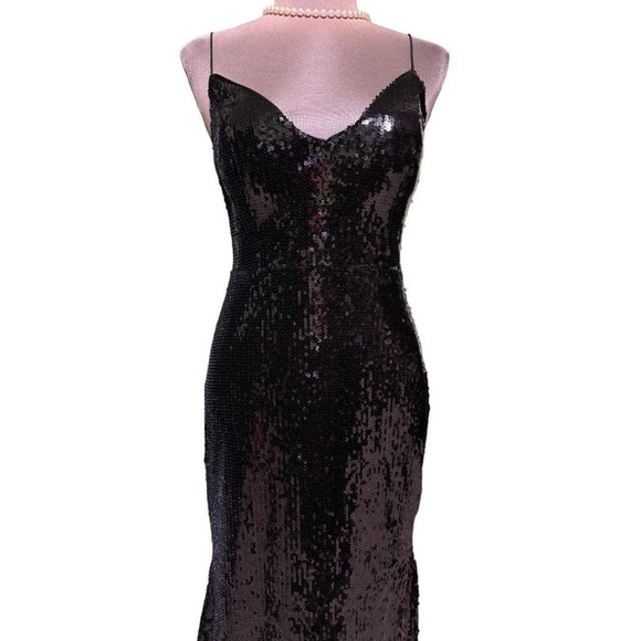 Glam sequins maxi gown - Picture 3 of 5